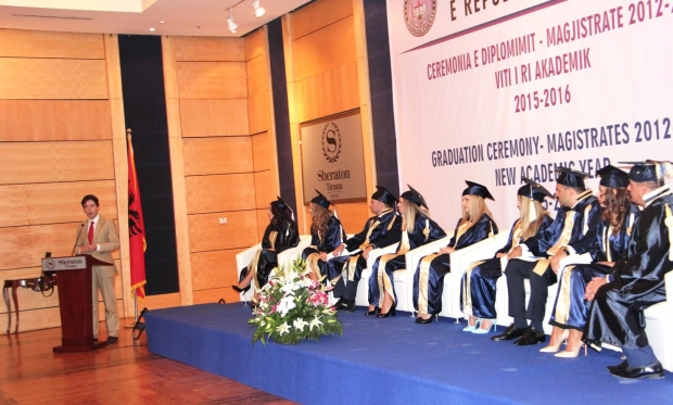 ambasadoret diplomim magjistrat