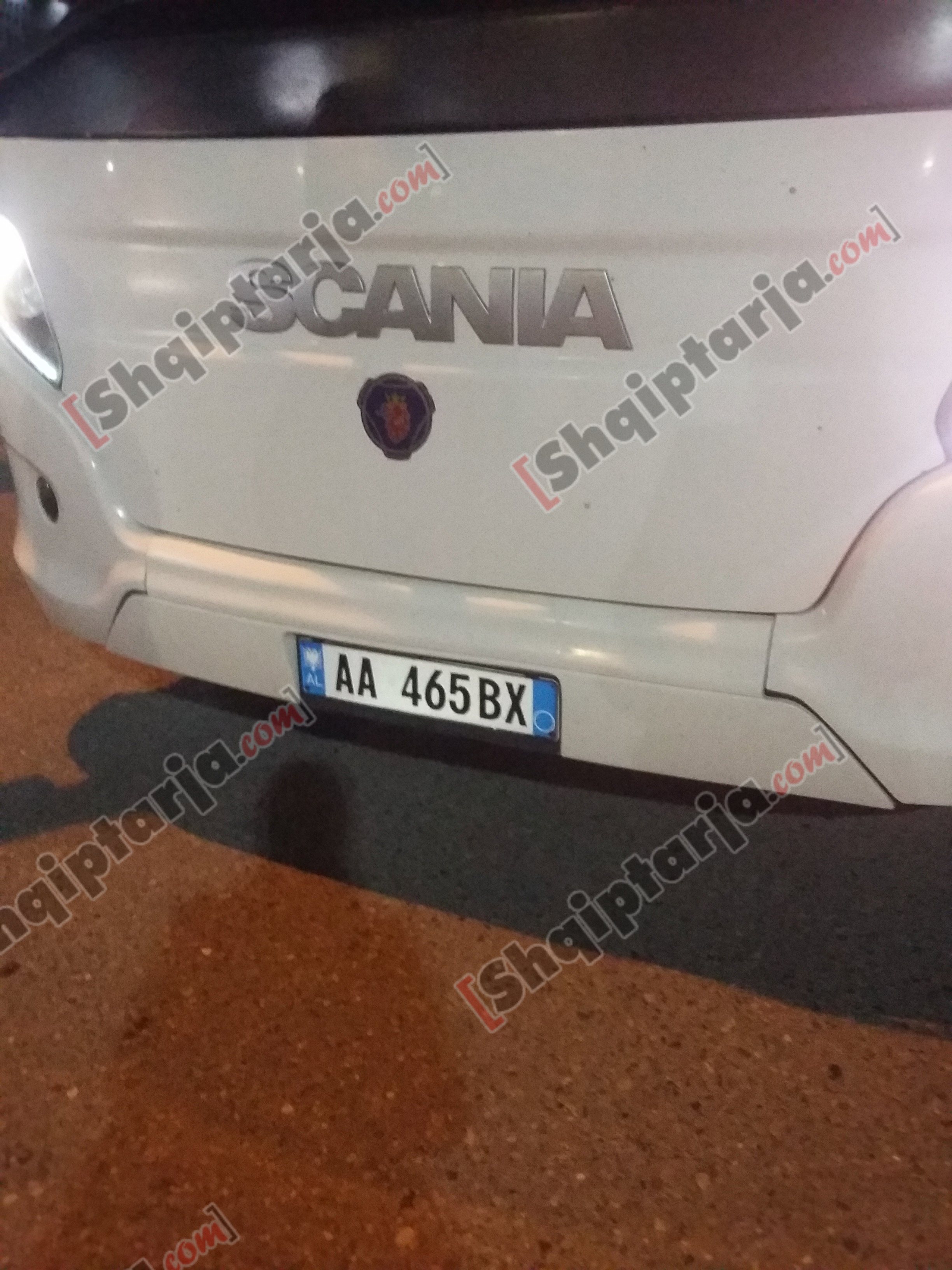 autobosi goditet me gure