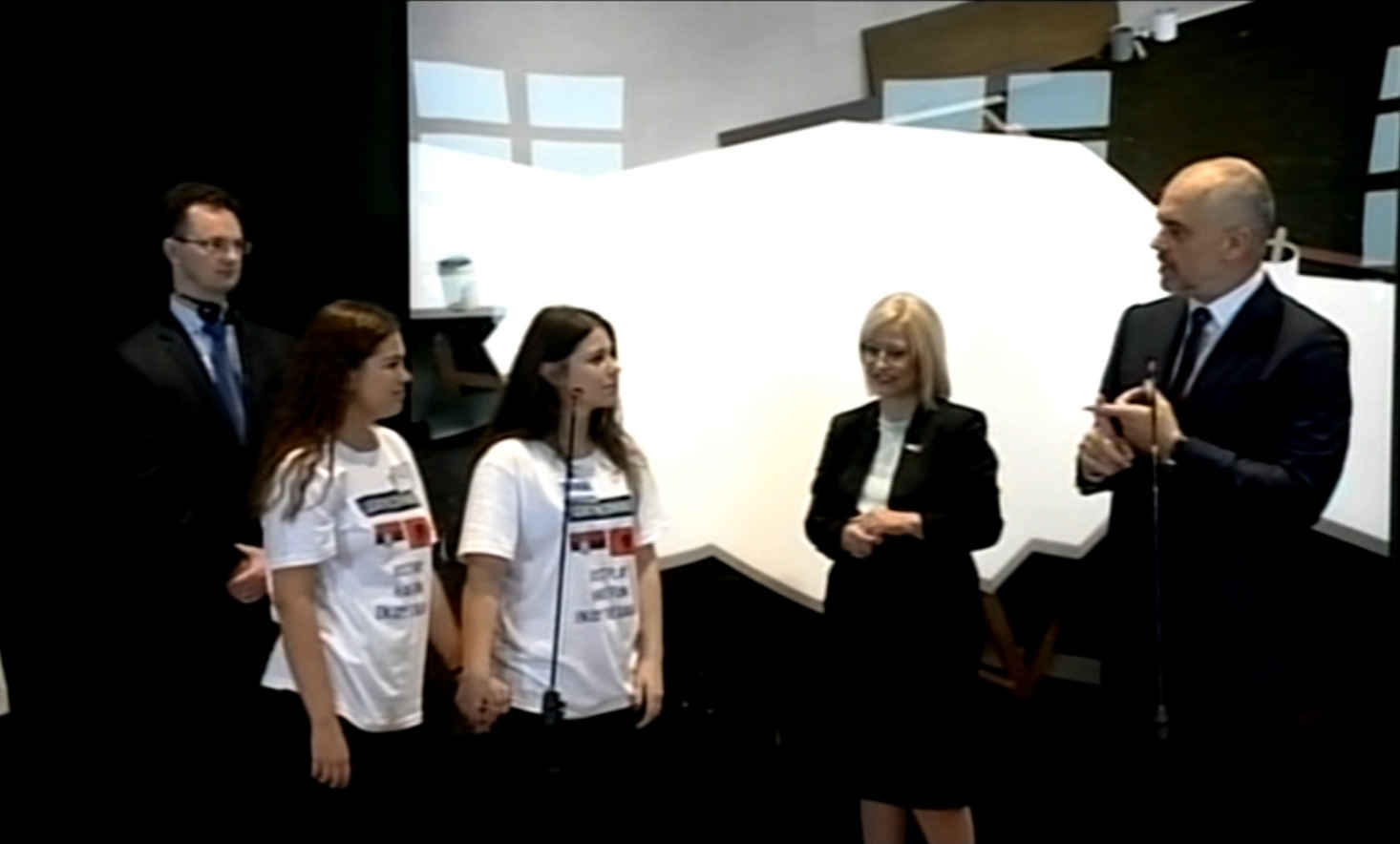 edi rama me studenten serbe