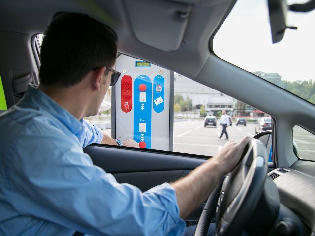 veliaj parkimi sheshi italia