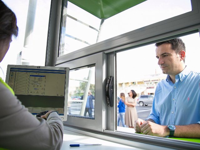 veliaj parkimi sheshi italia