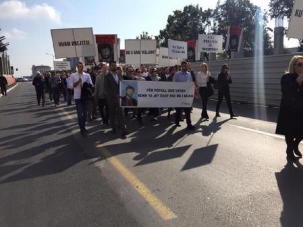 proteste per remzi hoxhen