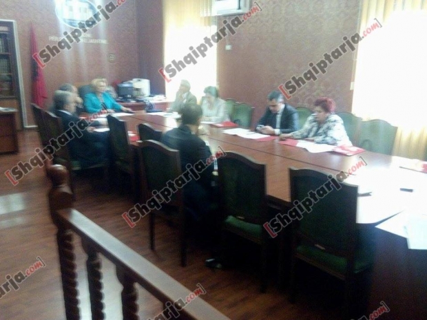 arta dade gardhi i deputeteve