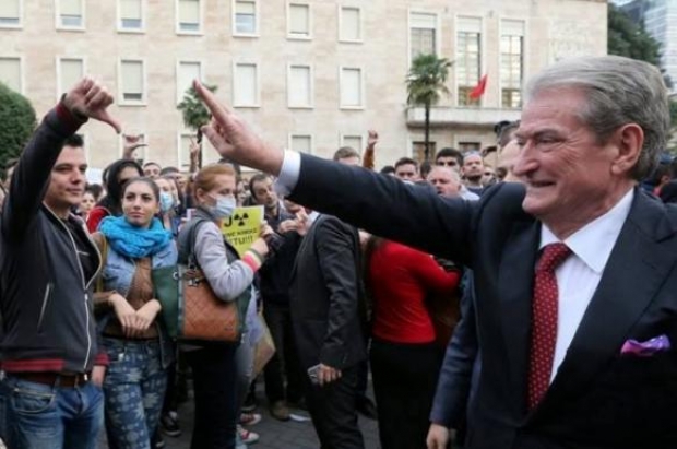 berisha te protesta e armeve kimike