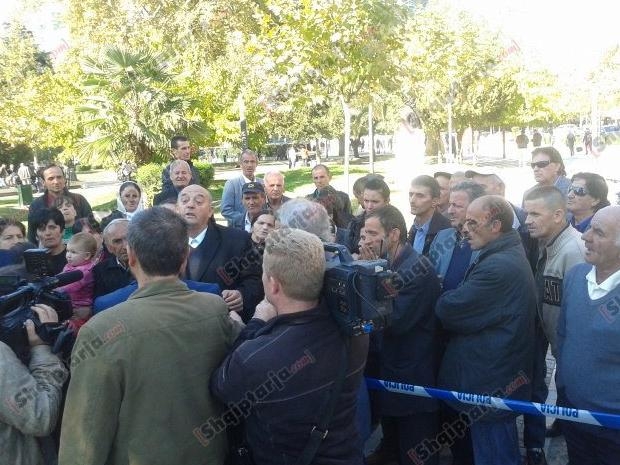 protesta para parlamentit