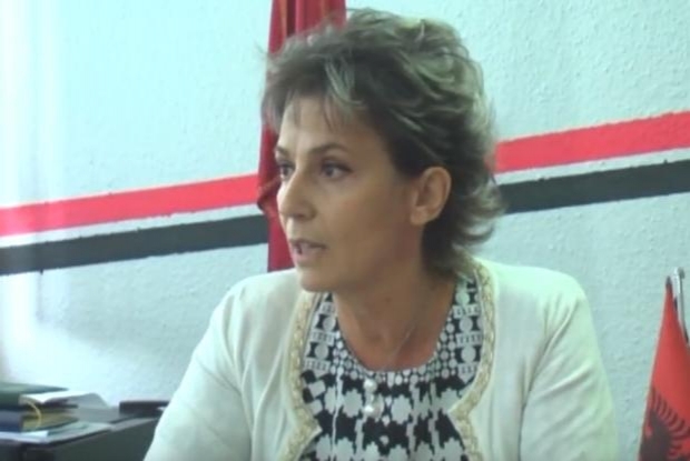 drejtoresha e arsimit durres