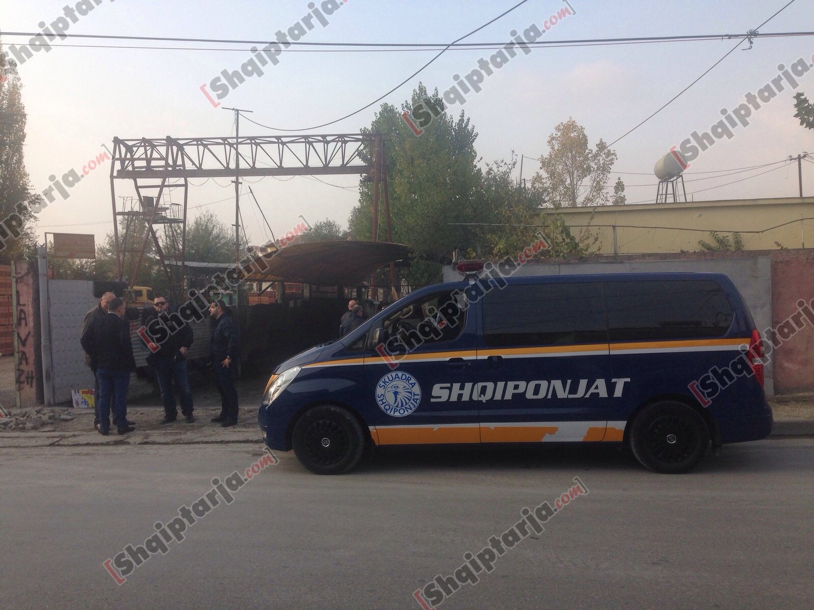 kapet ninaj ne shkoze me logo