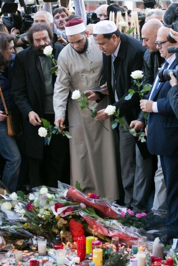 imamet homazhe ne paris 