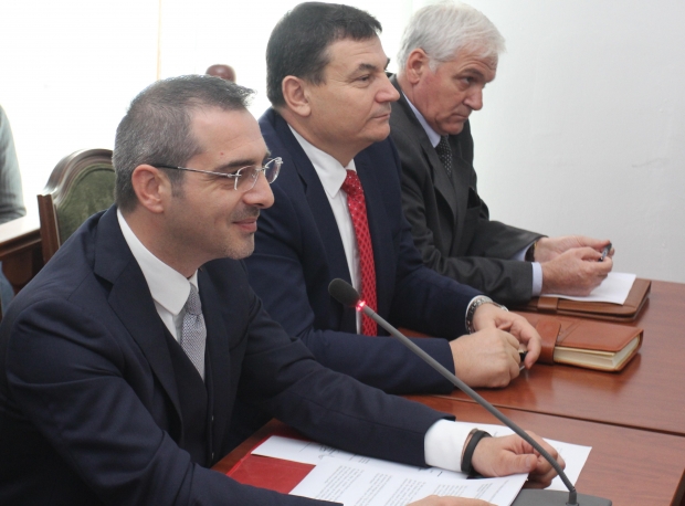 tahir ne komision sigurie