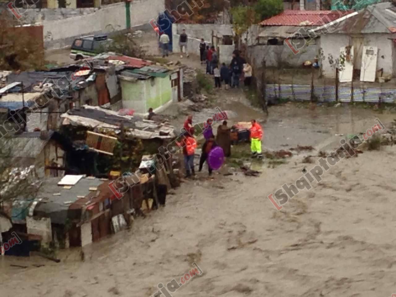 Situata në zonën e Bregut të Lumit