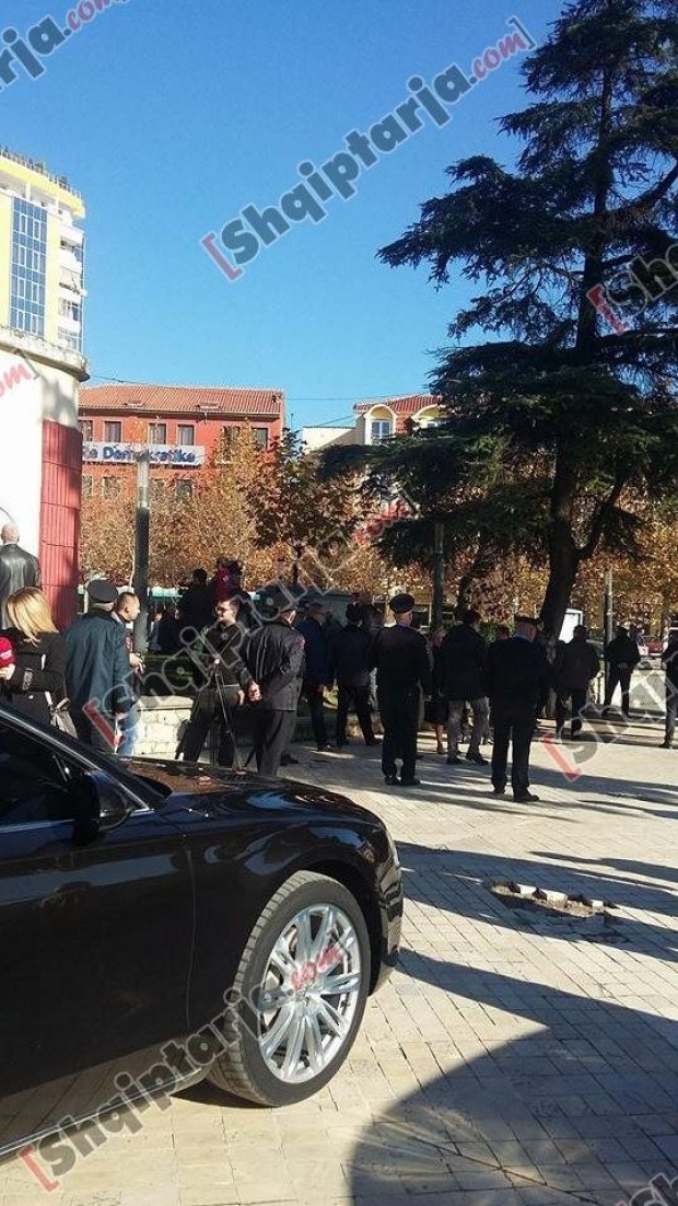 makina veze ish te perndjekurti logo 