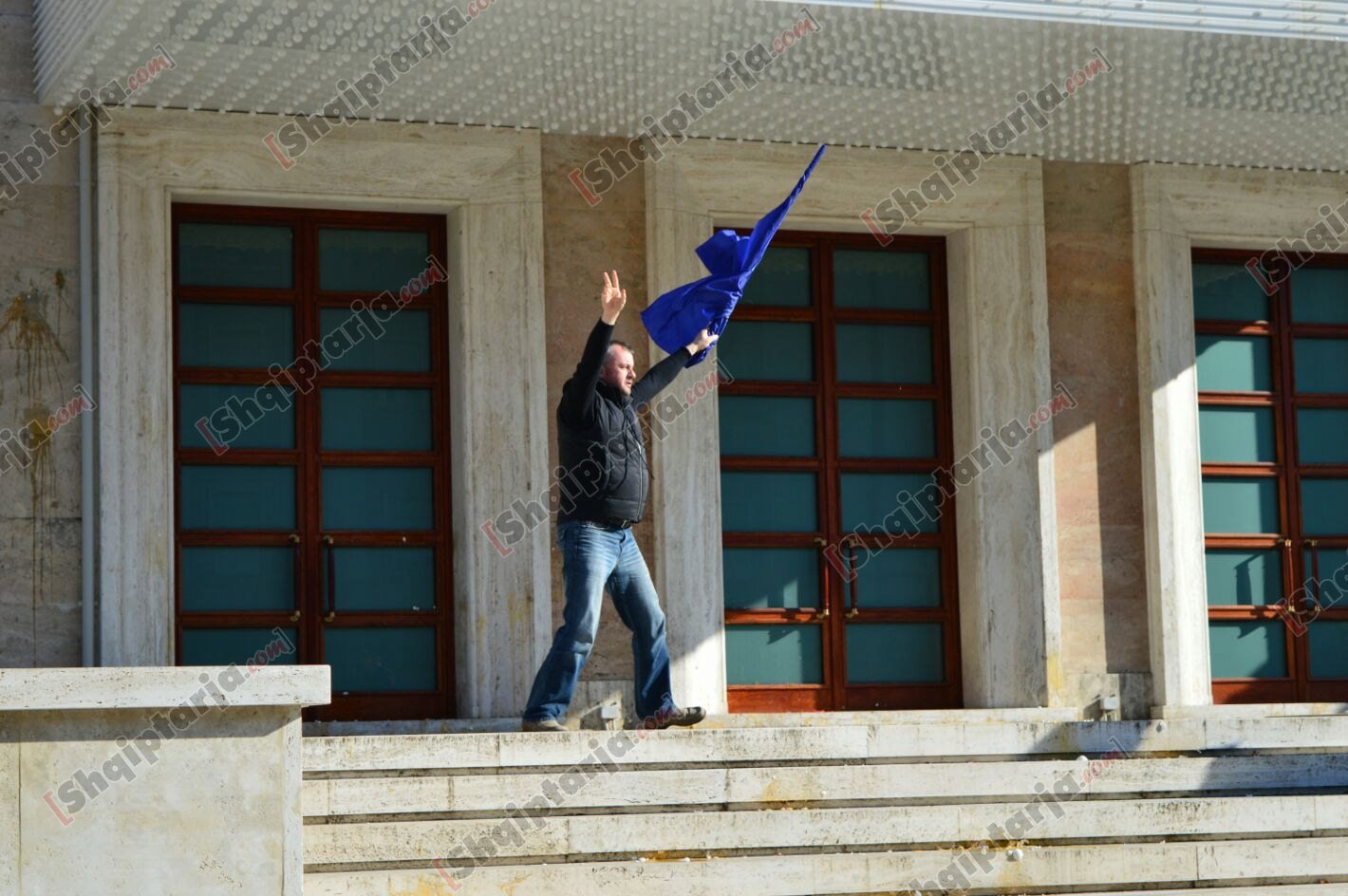 protesta opizites 8 dhjetor