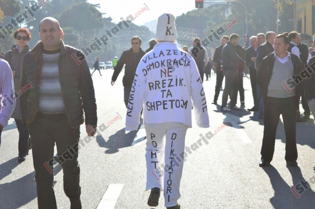 fistim meta protesta e pd 