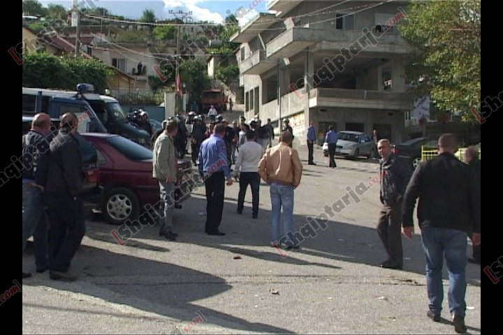 viktor aliko lazarat