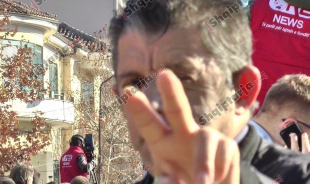 protesta e pd me logo