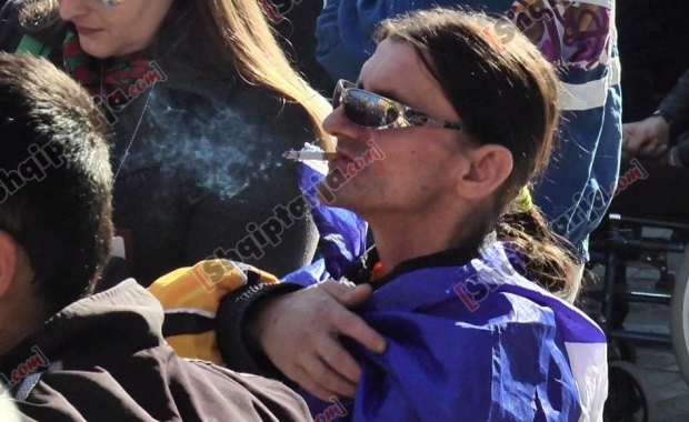 protesta e pd me logo