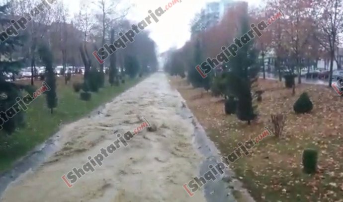 lumi lana del nga shtrati tirane