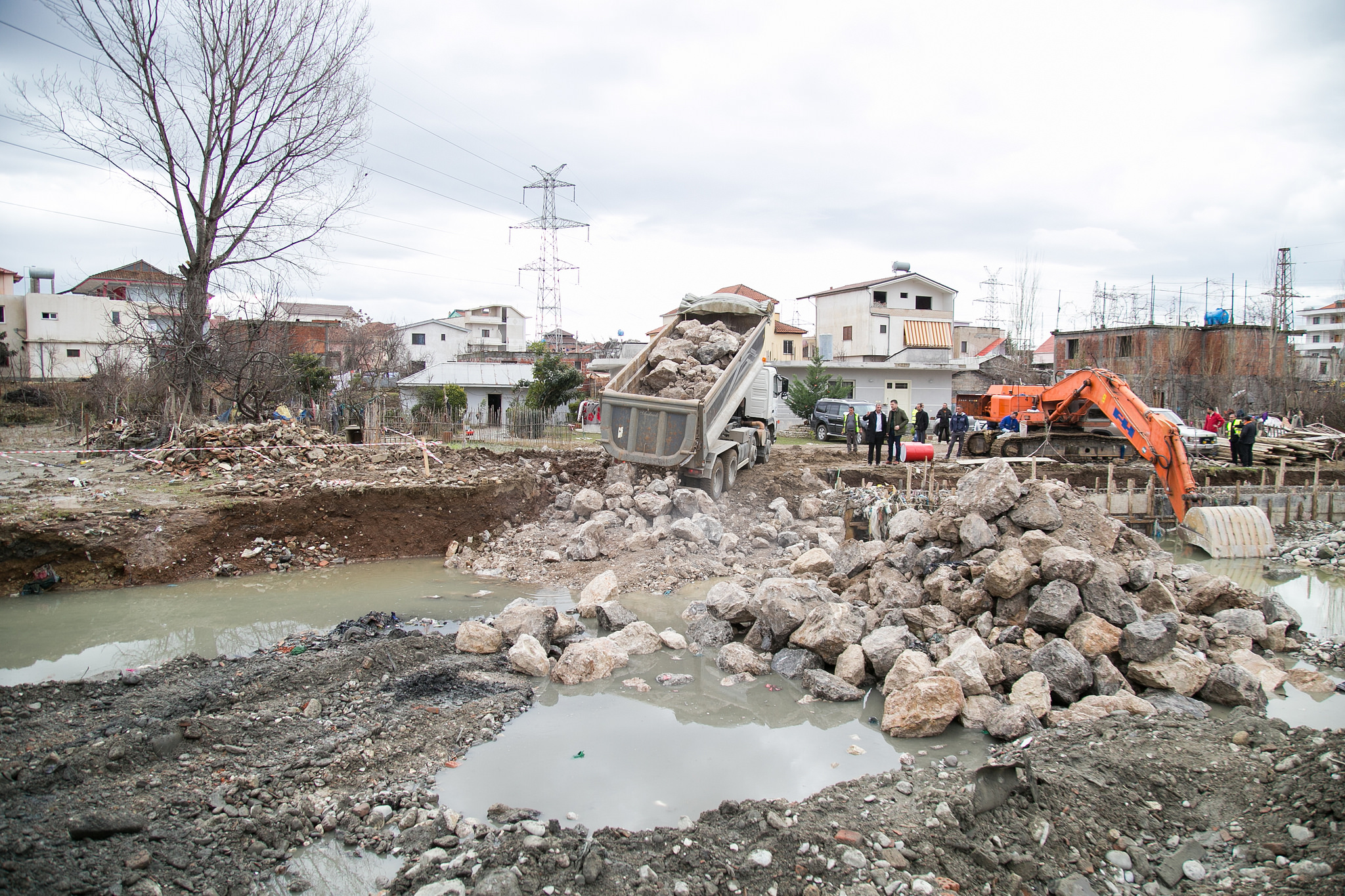 rehabilitimi i lumite te tiranes