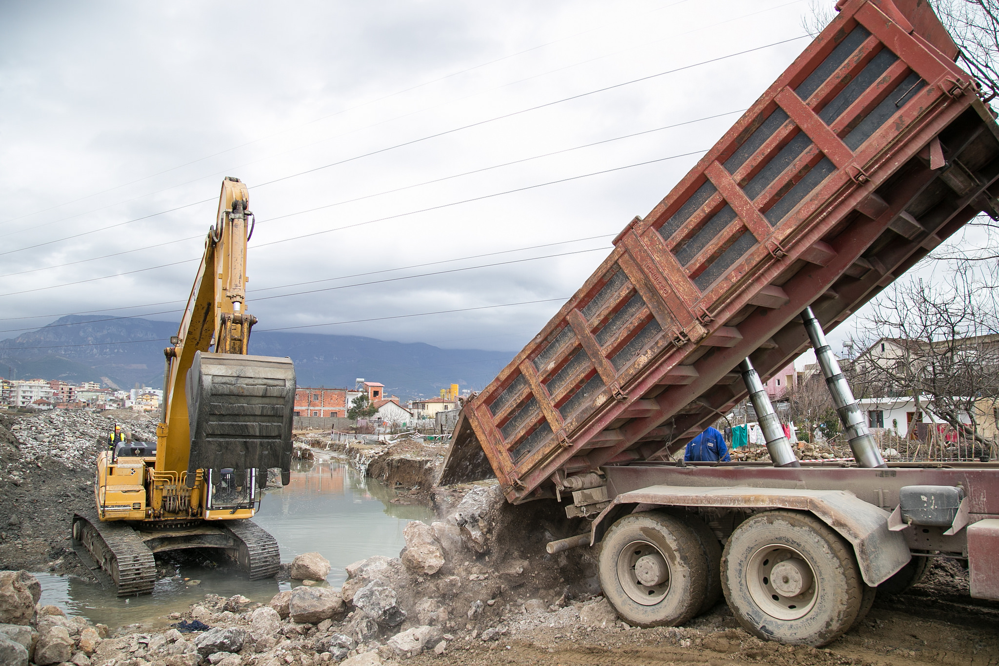 rehabilitimi i lumite te tiranes