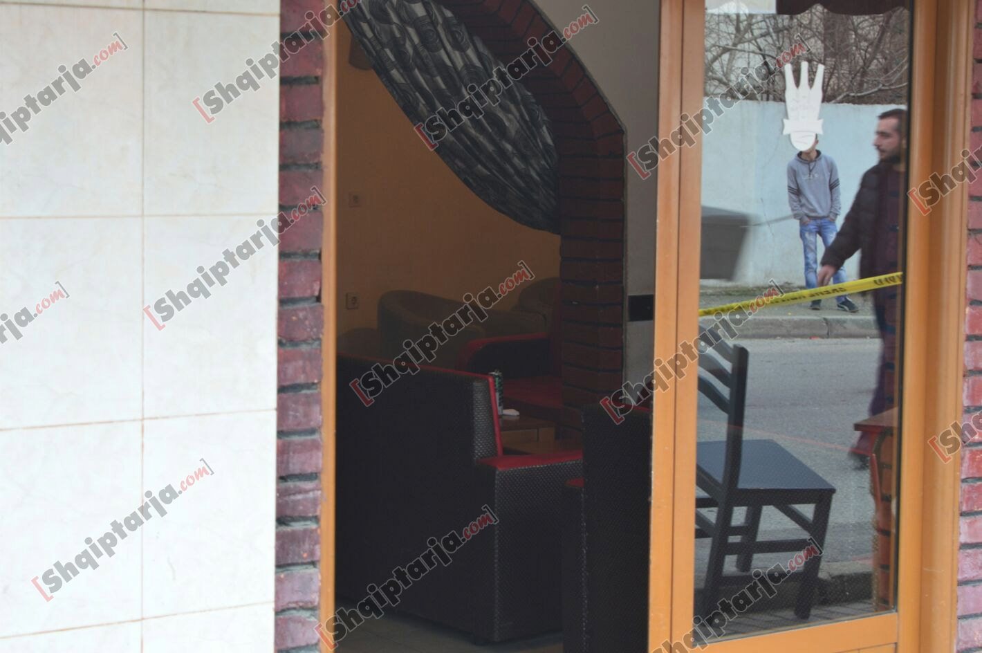 lokali pengu ylber kera