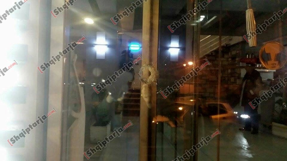 lokali rruga kavajes me arme