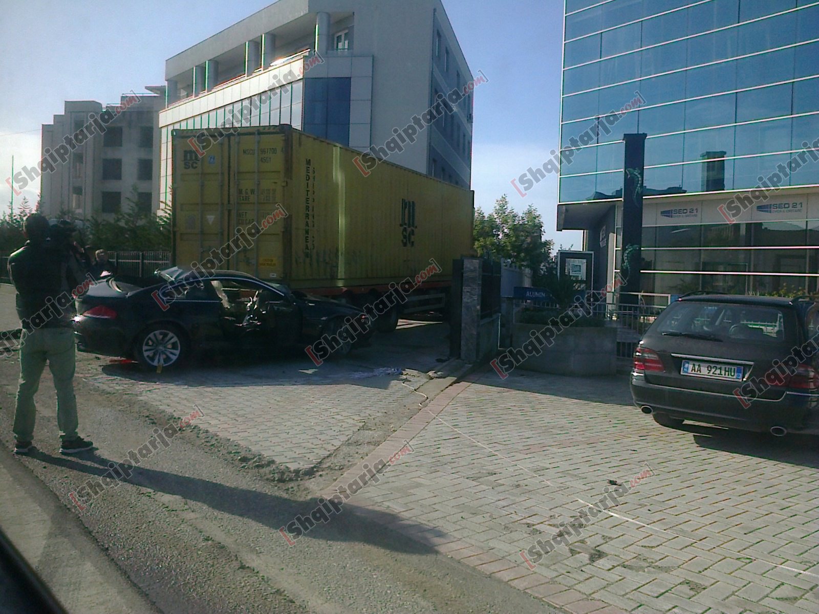 aksident durres me logo