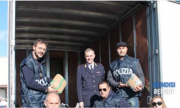 Itali, policia: Furgoni me drogë erdhi nga Vlora me anijen %u201CRed Star%u201D