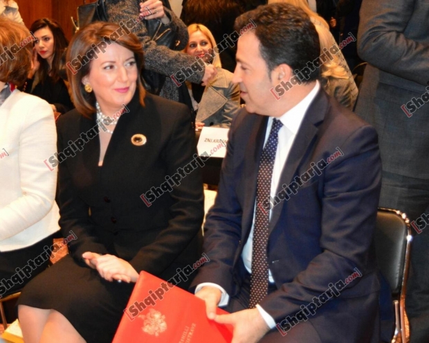 Filmi Mendoj per ty tek KM