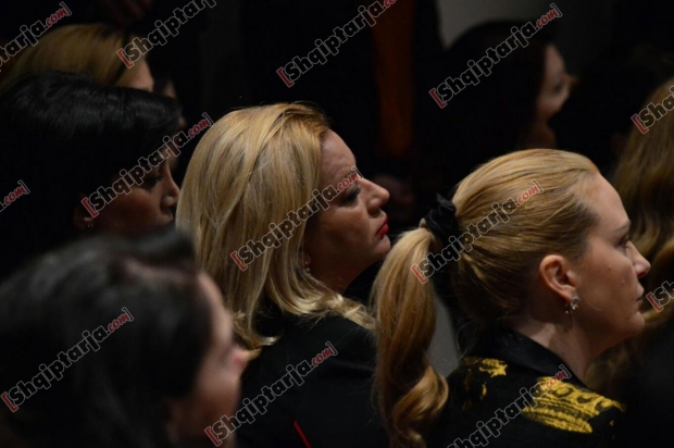 Filmi Mendoj per ty tek KM