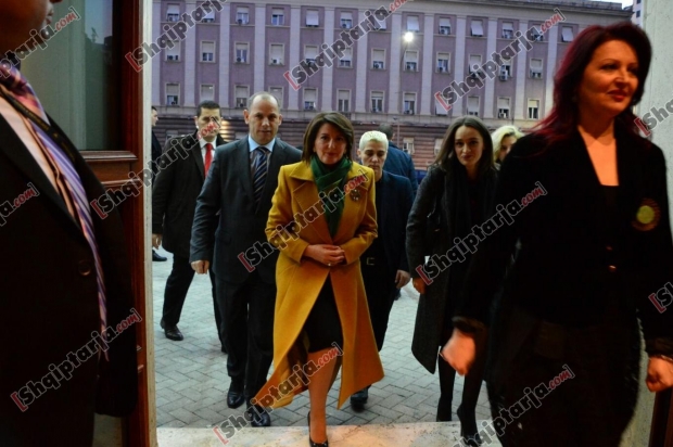 Filmi Mendoj per ty tek KM