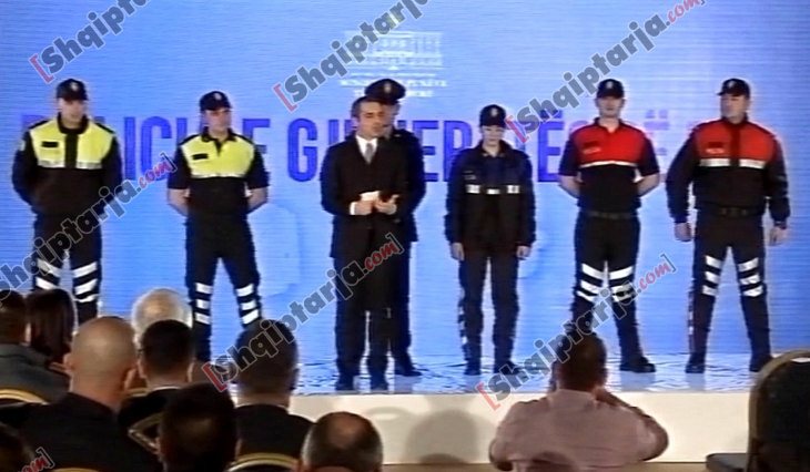 uniformat e policise  tahiri
