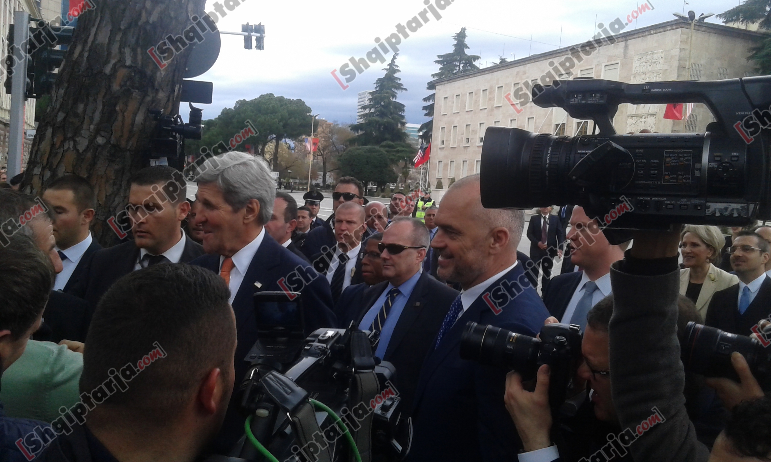 kerry edhe rama ne shesh