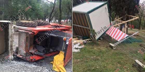 protesta per parkun te liqeni