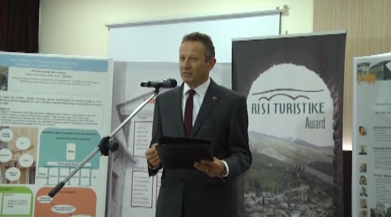 risi turistike gjirokaster