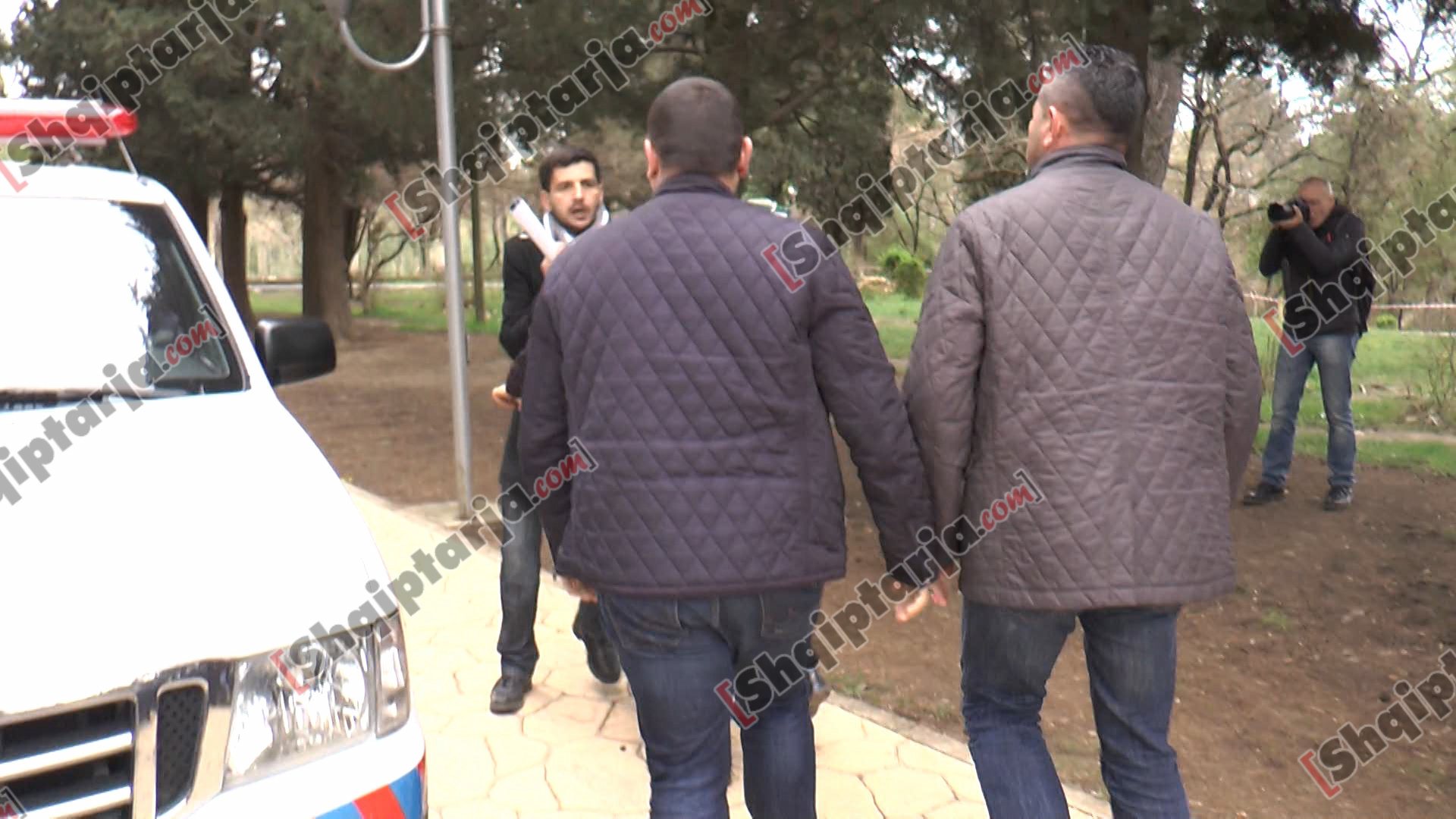 perplase me policine te liqeni kendi lojrave 