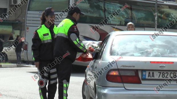 policet rrugore dhurojne lule shofereve