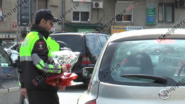 policet rrugore dhurojne lule shofereve