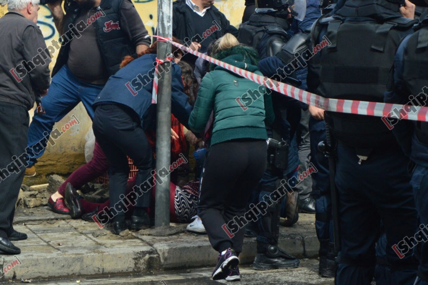 protesta te treni bulevardi ri shpronsimet bashkia