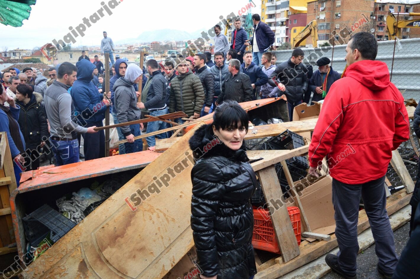 protesta te treni bulevardi ri shpronsimet bashkia