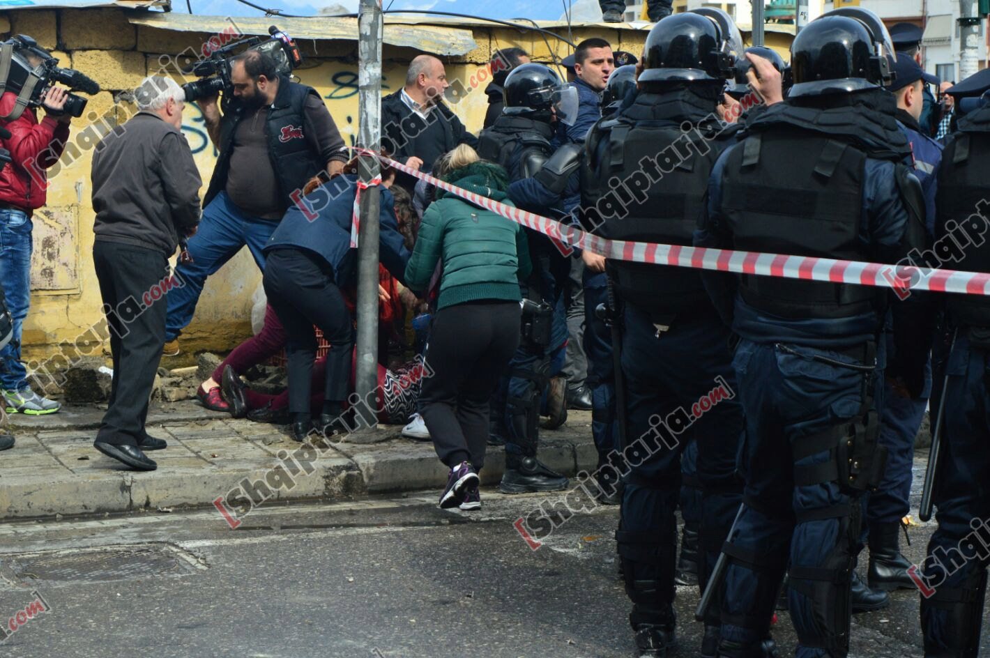 protesta te treni bulevardi ri shpronsimet bashkia