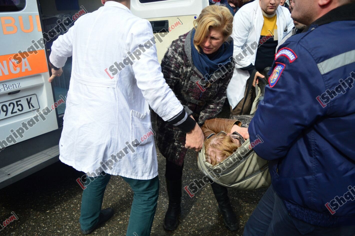 protesta te treni bulevardi ri shpronsimet bashkia