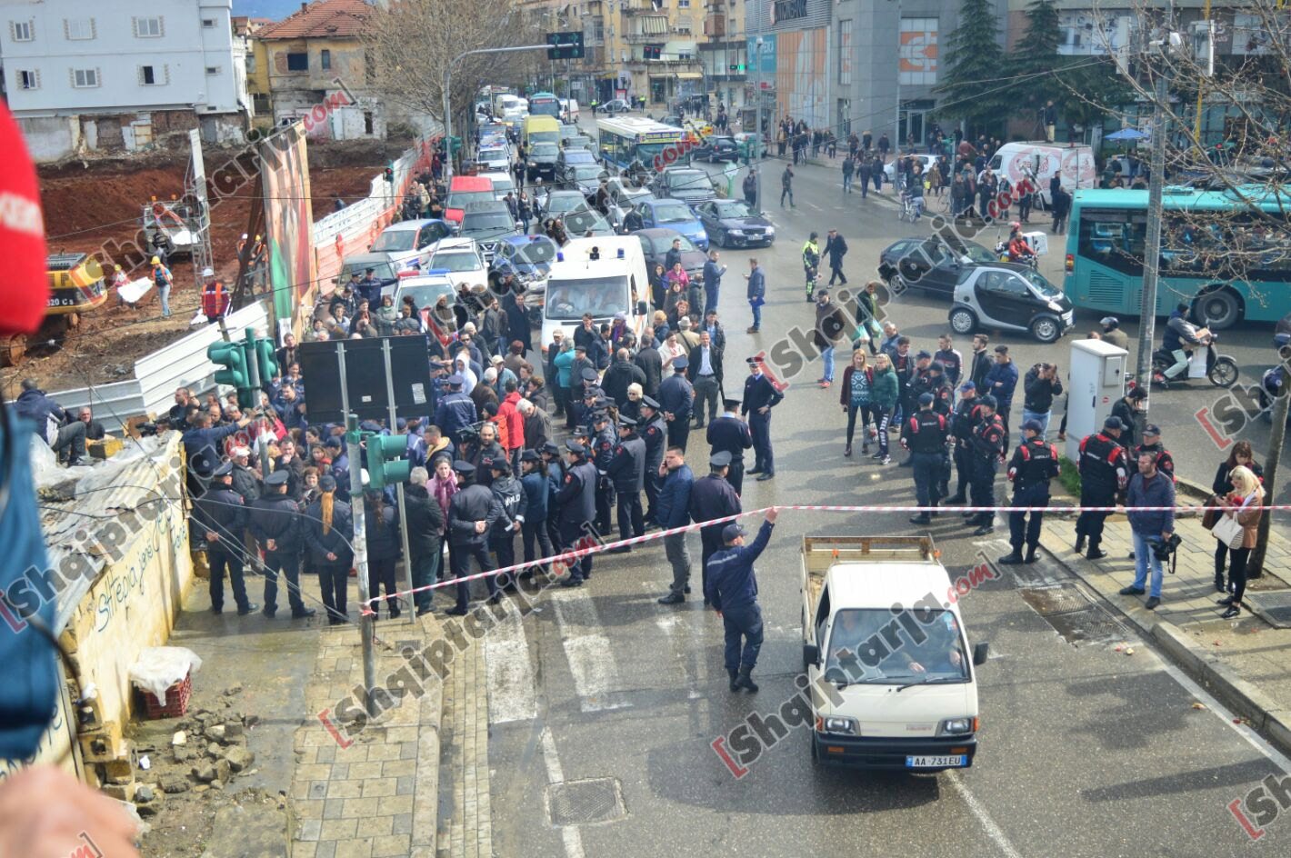protesta te treni bulevardi ri shpronsimet bashkia