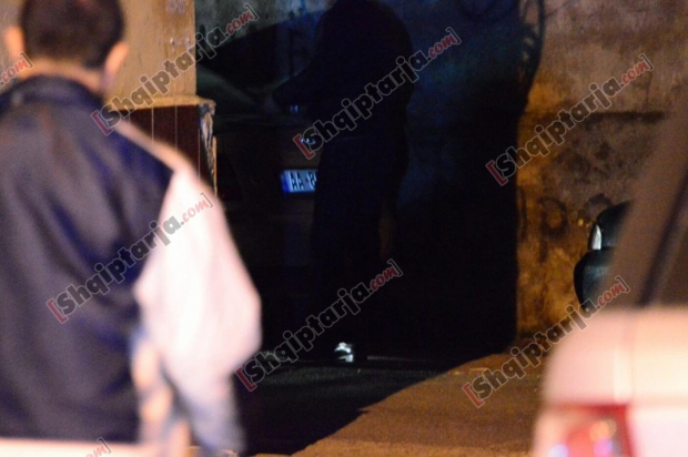 plagosja komuna parisit lulezim kazani