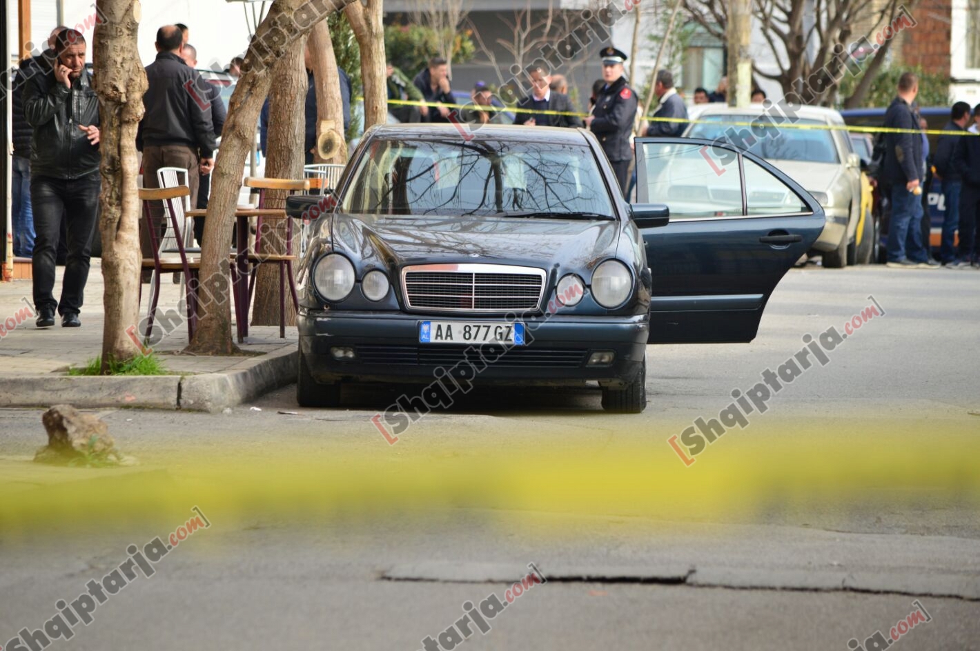 eksploziv tek xhamlliku