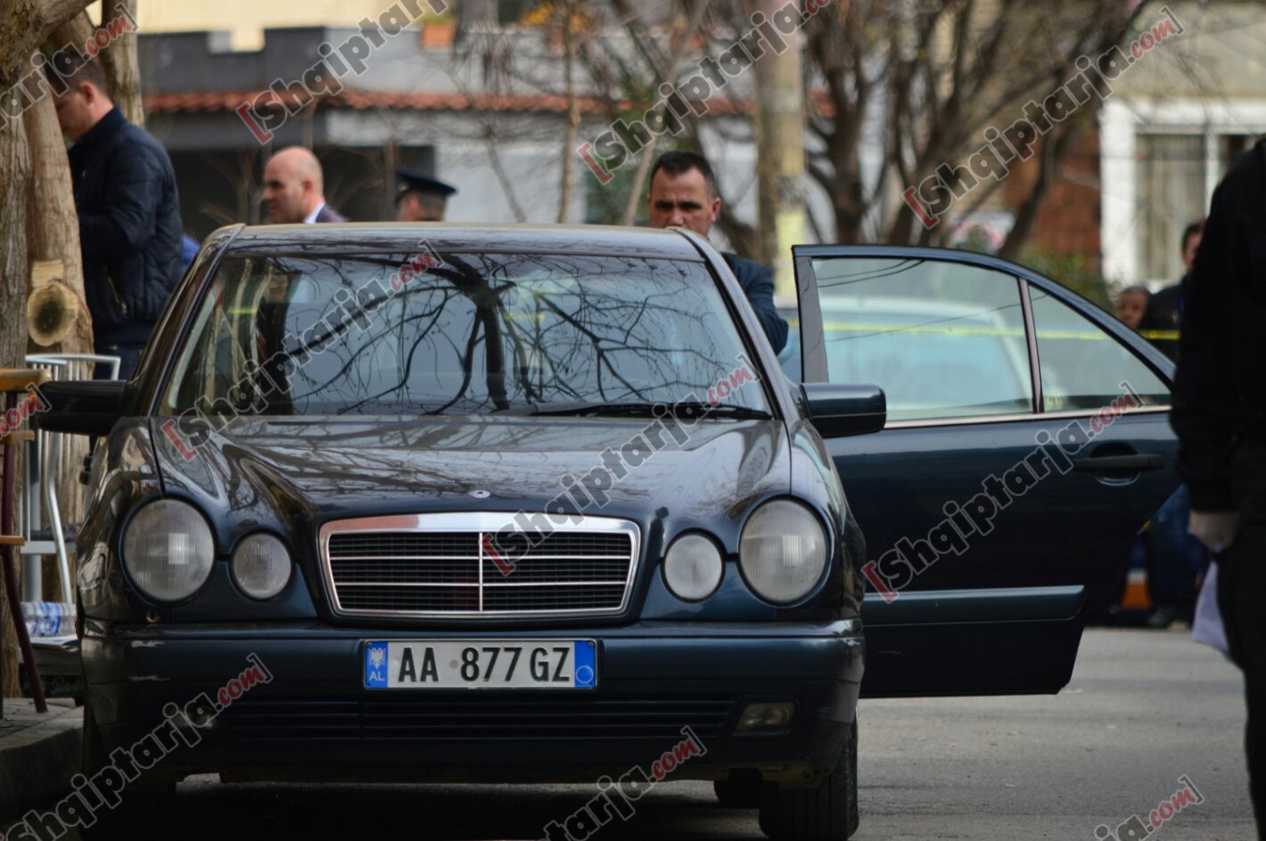 eksploziv tek xhamlliku