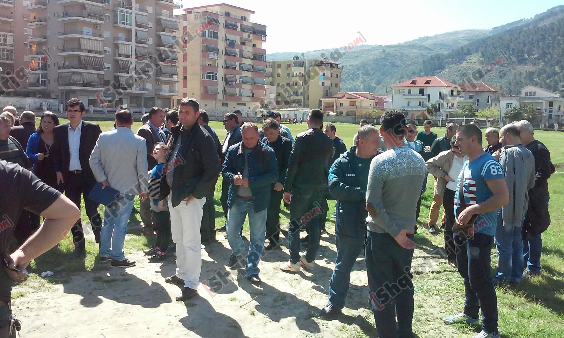 protesta berat me logo