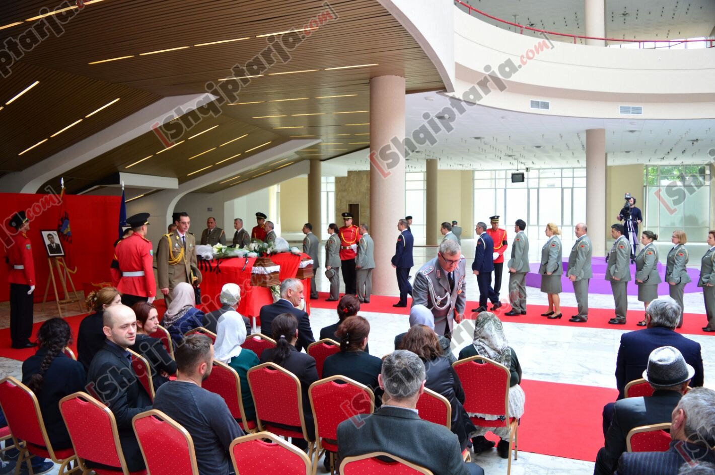 homazhet per pilotet