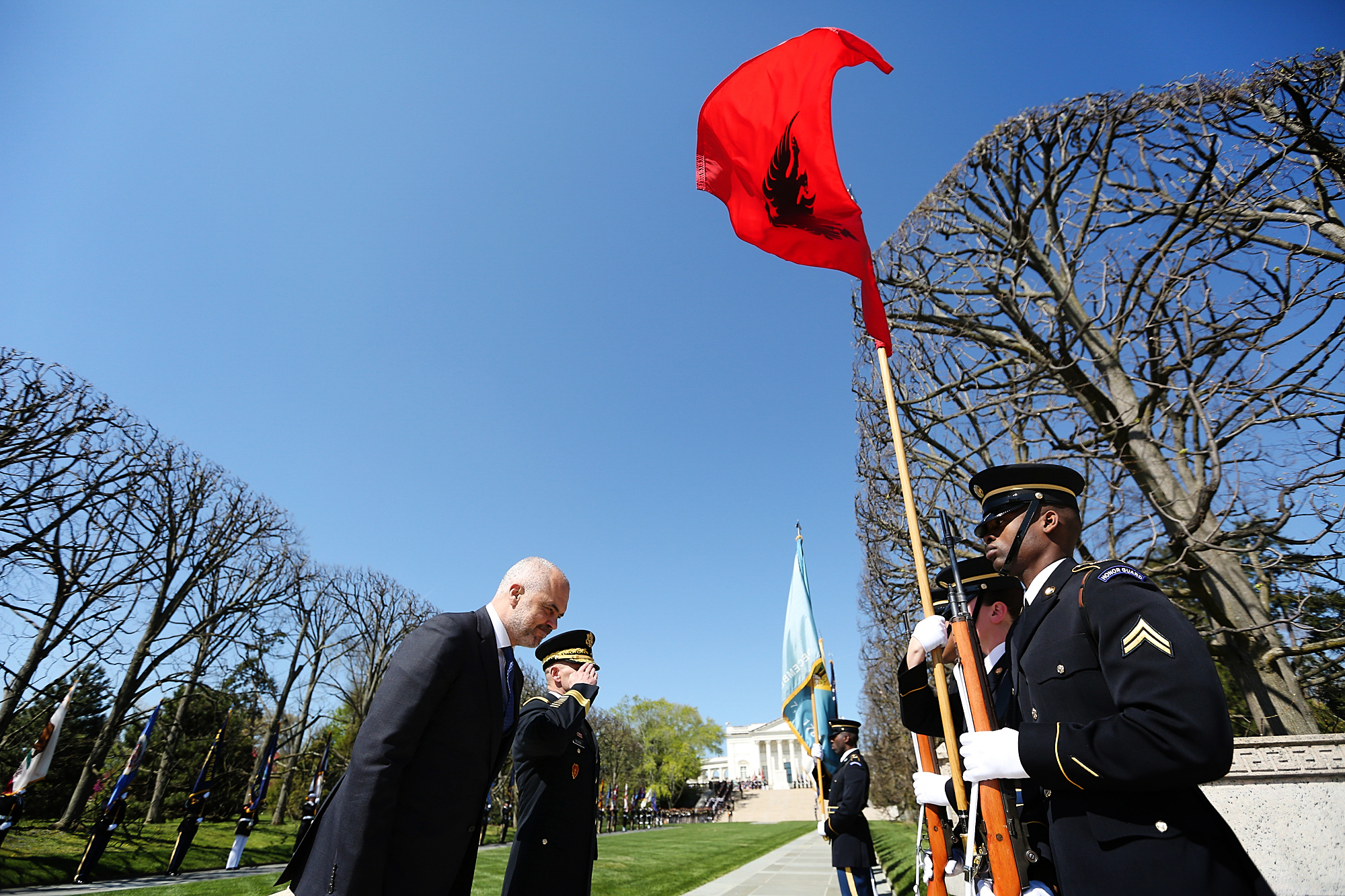 rama varrezat amerike