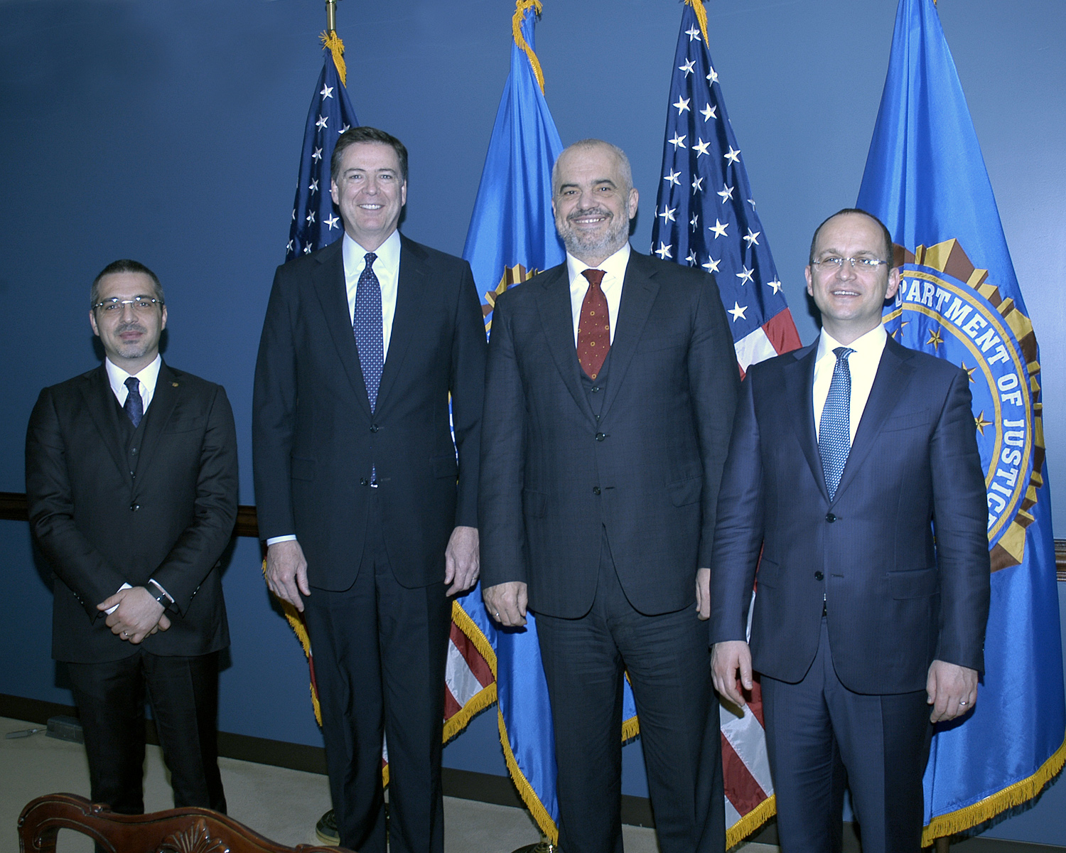 tahiri drejtori FBI James B. Comey