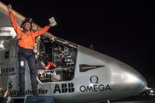 avioni me energji diellore